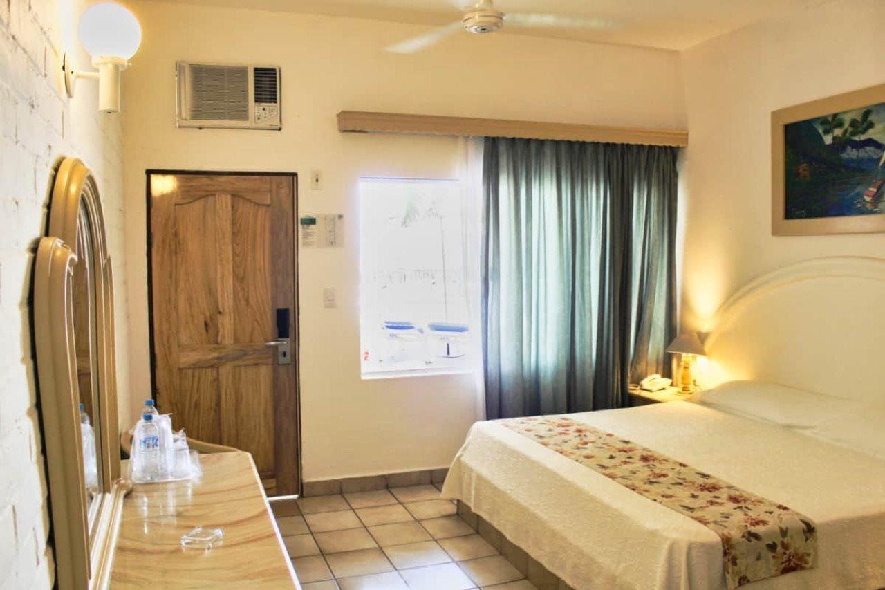 Tropicana Hotel بويرتو فالارتا المظهر الخارجي الصورة
