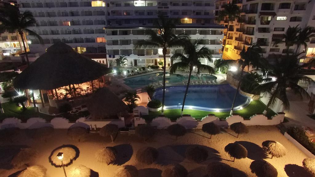 Tropicana Hotel بويرتو فالارتا المظهر الخارجي الصورة